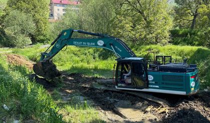 Bitlis Arıdağ Köyü’nde Kanal Temizliği Çalışmaları Sürüyor
