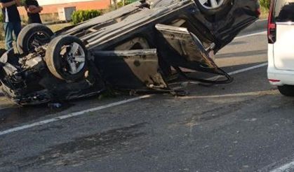 Diyarbakır'da otomobil takla attı: 3 yaralı