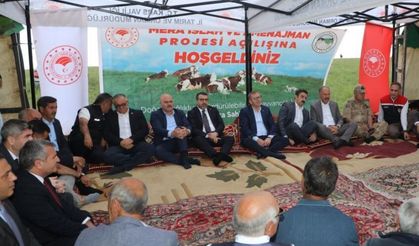 Kars'ta mera seferberliği: Bin 200 dekara 12 ton gübre
