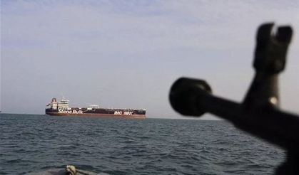 Devrim Muhafızları: Hürmüz'de güvenli olmayan rotayı kullanan iki gemi kaza yaptı