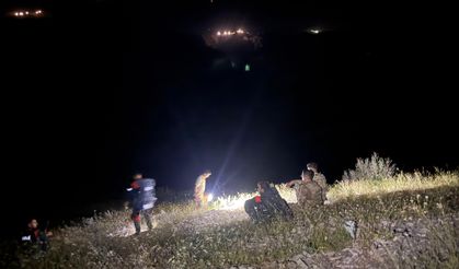 Dağda mahsur kalan 2 mühendis askeri helikopterle kurtarıldı