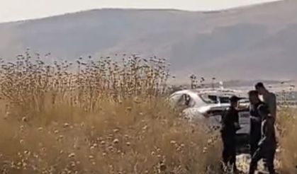 Mardin'de otomobil tarlaya uçtu: 4 yaralı