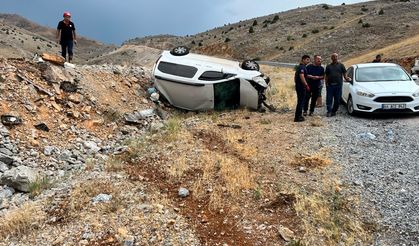 Hafif ticari araç takla attı: 4’ü çocuk 6 yaralı