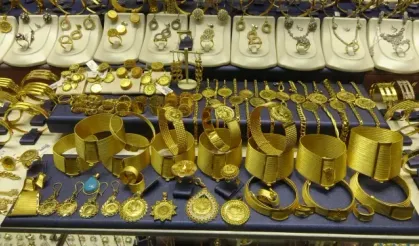 Altın son iki ayın zirvesine yükseldi: Gram, çeyrek ve cumhuriyet altını ne kadar oldu?
