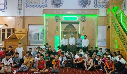 Van'da gençler sabah namazında buluştu