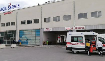 Üç katlı binanın çatısından düşen şahıs hayatını kaybetti