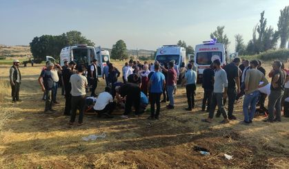 Devrilen otomobilde 4'ü çocuk 9 kişi yaralandı