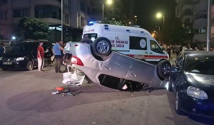Otomobiller çarpıştı: Polis memuru yaralandı