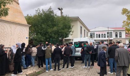 Asansör kazasında hayatını kaybeden 15 yaşındaki öğrenci toprağa verildi