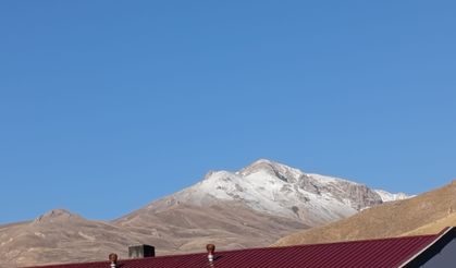 Van'ın yüksek kesimleri beyaza büründü