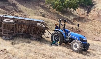 Muş'ta traktör devrildi: Sürücü ağır yaralandı