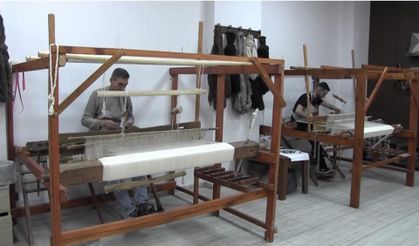 Siirt battaniyesi nasıl dokunuyor? Usta ellerden üretim süreci
