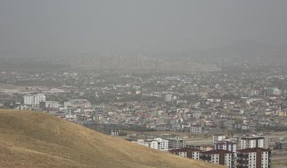 Van'da toz taşınımı etkisini gösterdi: Görüş mesafesi düştü