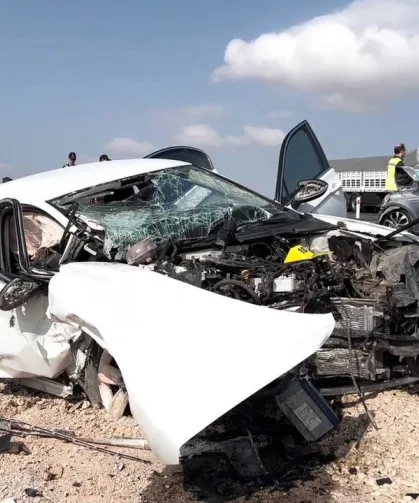 İki Otomobil Çarpıştı: Evli Çift ile 2 Aylık Bebekleri Öldü