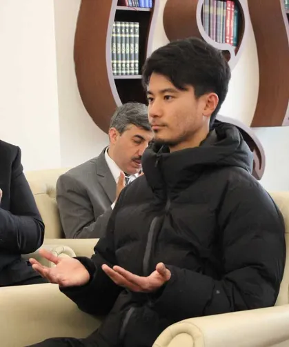 Dinlenmek İçin Camiye Giren Turist Müslüman Oldu