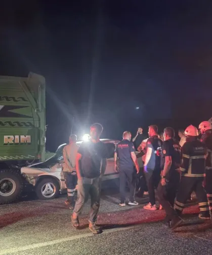 Feci Kaza: Traktör ile Otomobil Çarpıştı, 1 Ölü, 1 Ağır Yaralı