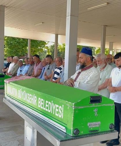 Cinnet kurbanı anne ve kızı toprağa verildi