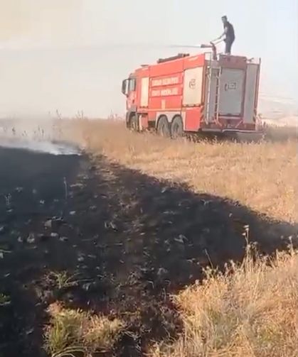 Batman'da 150 dönümlük anız yangını söndürüldü