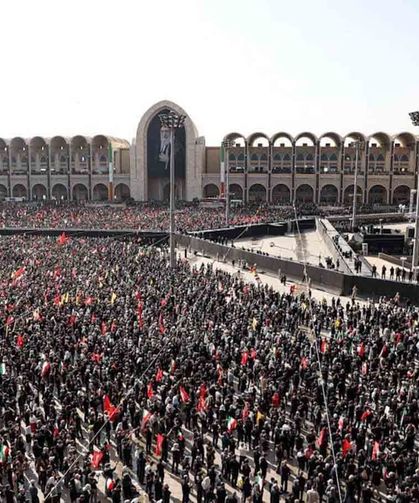 Hamaney için milyonların katıldığı cenaze merasimi sürüyor