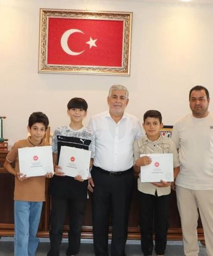 Örnek davranış sergileyen çocuklar Müftülükte ağırlandı