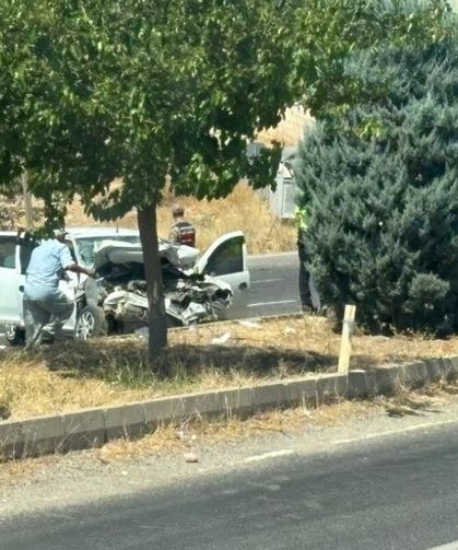 Şanlıurfa'da otomobil minibüse çarptı: 12 yaralı