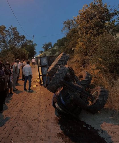Beldeye ait traktör devrildi: 5 kişi yaralandı