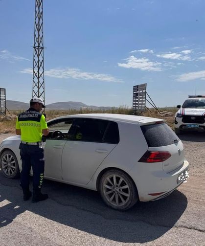 Ağrı'da binlerce araç ve kişi denetlendi