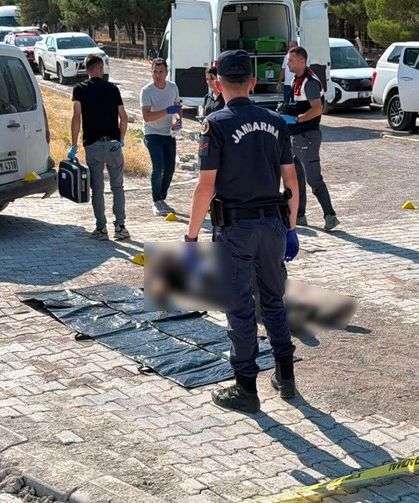 Mezarlıkta Silahla Vurulmuş Halde Ölü Bulundu