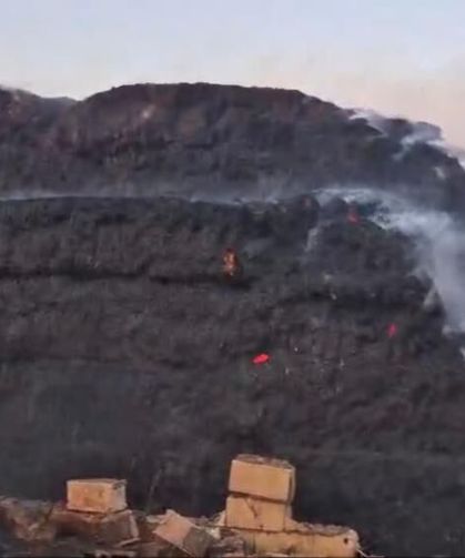 Binlerce dönüm arazi yandı; Alevler saman balyalarına sıçradı
