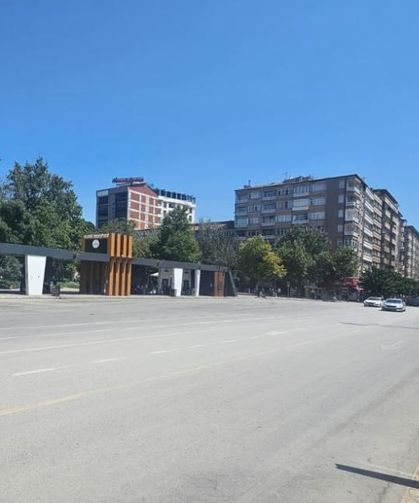 Sıcak hava Elazığ'ı sessizliğe bürüdü