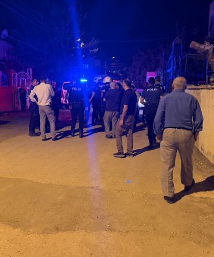 Komşular arasında tekmeli yumruklu kavga: 3 gözaltı