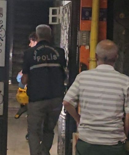 Evde silahlı ve bıçaklı kavga: 2 kişi yaralandı