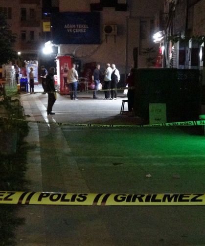 Bıçaklı kavgada 21 yaşındaki genç ağır yaralandı