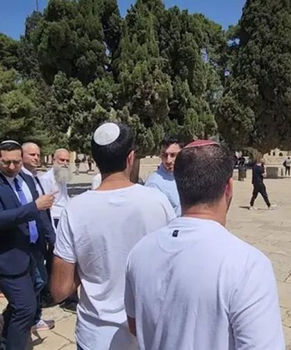 Siyonist işgalcilerden Yahudi bayramı bahanesiyle Mescid-i Aksa'ya baskın