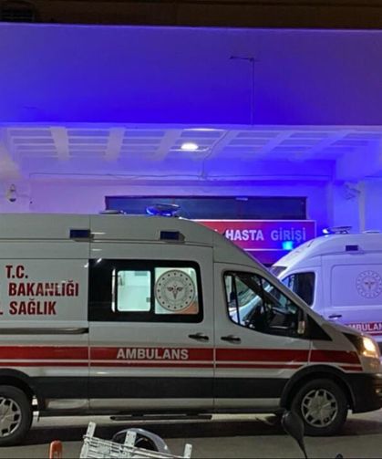 Bariyerlere çarpan otomobilde can pazarı: 2 ölü, bir ağır yaralı