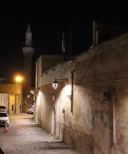 Eski Urfa'da gece görünümü değişti: 275 sokak aydınlatıldı