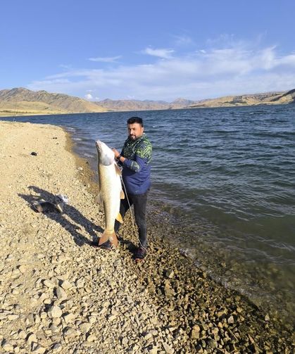 Keban Baraj Gölü'nde 30 kiloluk dev turna yakalandı