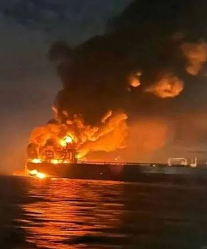 Hürmüz Boğazı'nda bir gemi daha mayına çarptı: Makine dairesinde palama