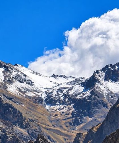 Hakkari'de kış erken geldi! Dağların zirvesi beyaza büründü