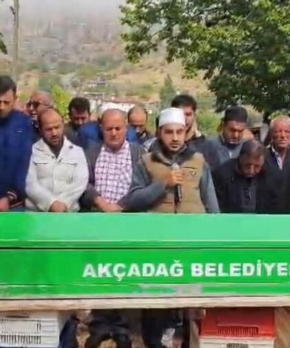 Saatler arayla ölen anne-oğul yan yana toprağa verildi