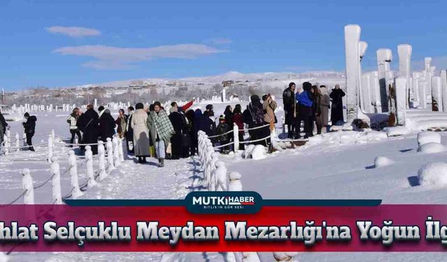 Ahlat'ın Karla Bütünleşen Tarihi Güzellikleri ziyaretçi Akınına Uğruyor