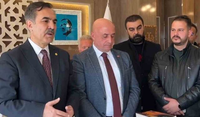 AK Parti Ahlat Belediye Başkanı İYİ Parti'den Adaylığını Açıkladı