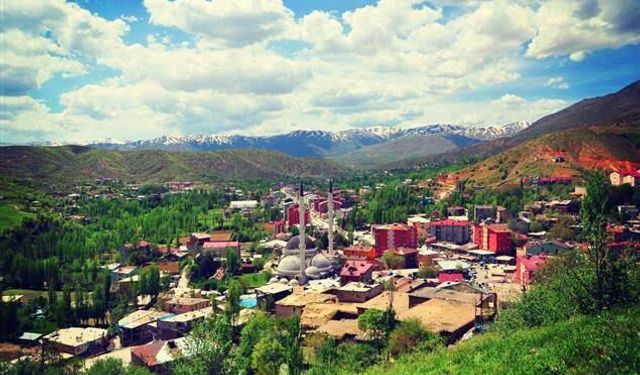 Bitlisin Hizan ilçesi nüfusu, NURS köyü ve neyi meşhur?