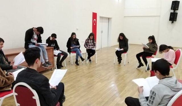 Bitlis Belediyesi Tiyatro ekibi çalışmalarını aralıksız sürdürüyor