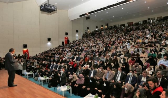 Bitlis Eren Üniversitesi şair ve yazar Hayati İnanç'ı ağırladı
