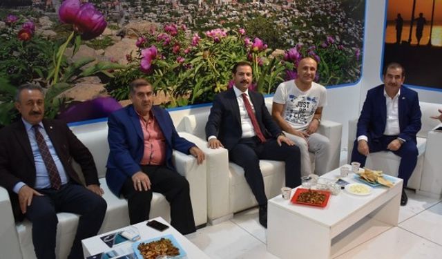 İzmir'de Bitlis Tanıtım Günlerinde Tatvan Standına Yoğun İlgi