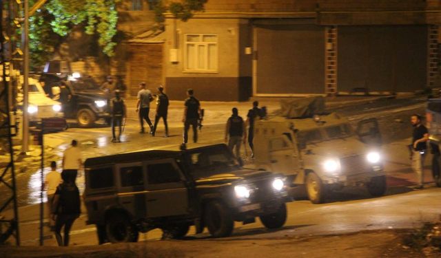 Hakkari'de İzinsiz Gösterilere Polis Müdahalesi: 4 Gözaltı