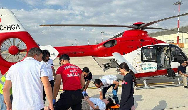 Boğulma Tehlikesi Geçiren Çocuk Ambulans Helikopterle Van'a Sevk Edildi
