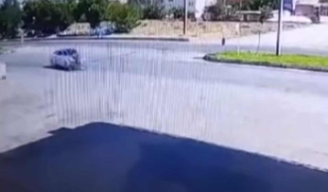 Bitlis kara yolunda feci kaza: otomobilin çarptığı baba ve oğul metrelerce savruldu