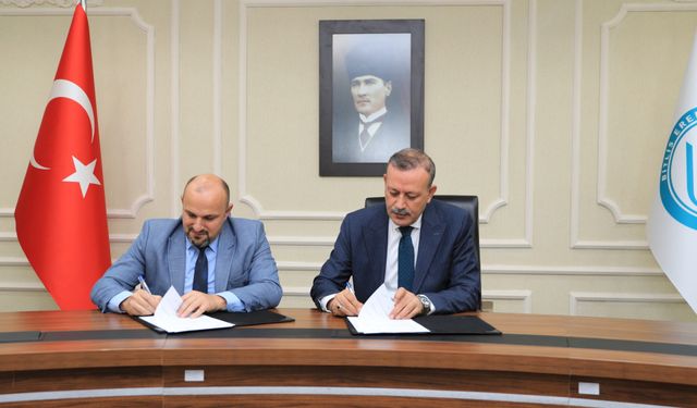 Bitlis Eren Üniversitesi ve VEDAŞ Arasında Öğrenci Uygulama eğitimi İşbirliği Protokolü İmzalandı